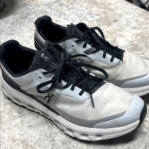 On Running Women’s Cloud Vista  Black and White Athletic Shoes